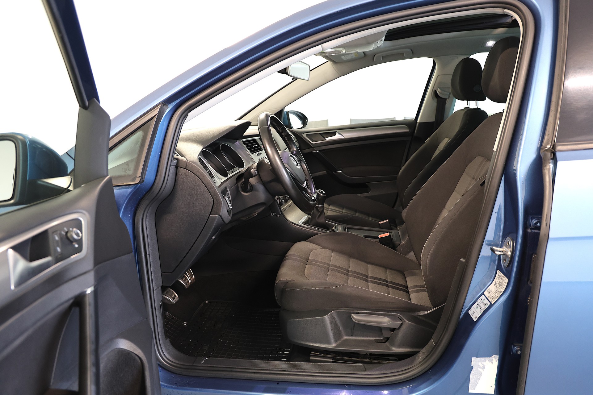 VW Golf Variant 1.4 TSI Comfortline frisch ab MFK-image-5