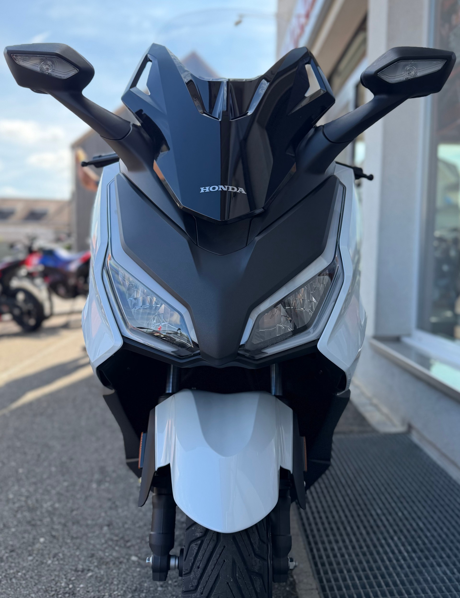 HONDA Forza 350 Smart Top Box 2026-showroom-element-1