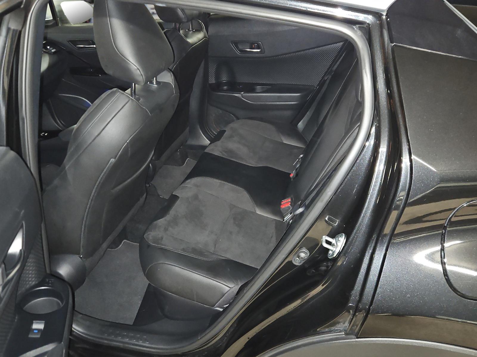 TOYOTA C-HR 2.0 VVTi HSD Move-image-9