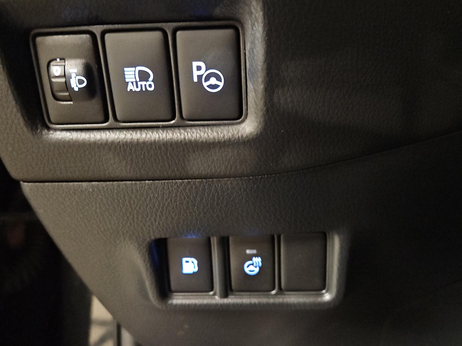 TOYOTA C-HR 2.0 VVTi HSD Move-image-13