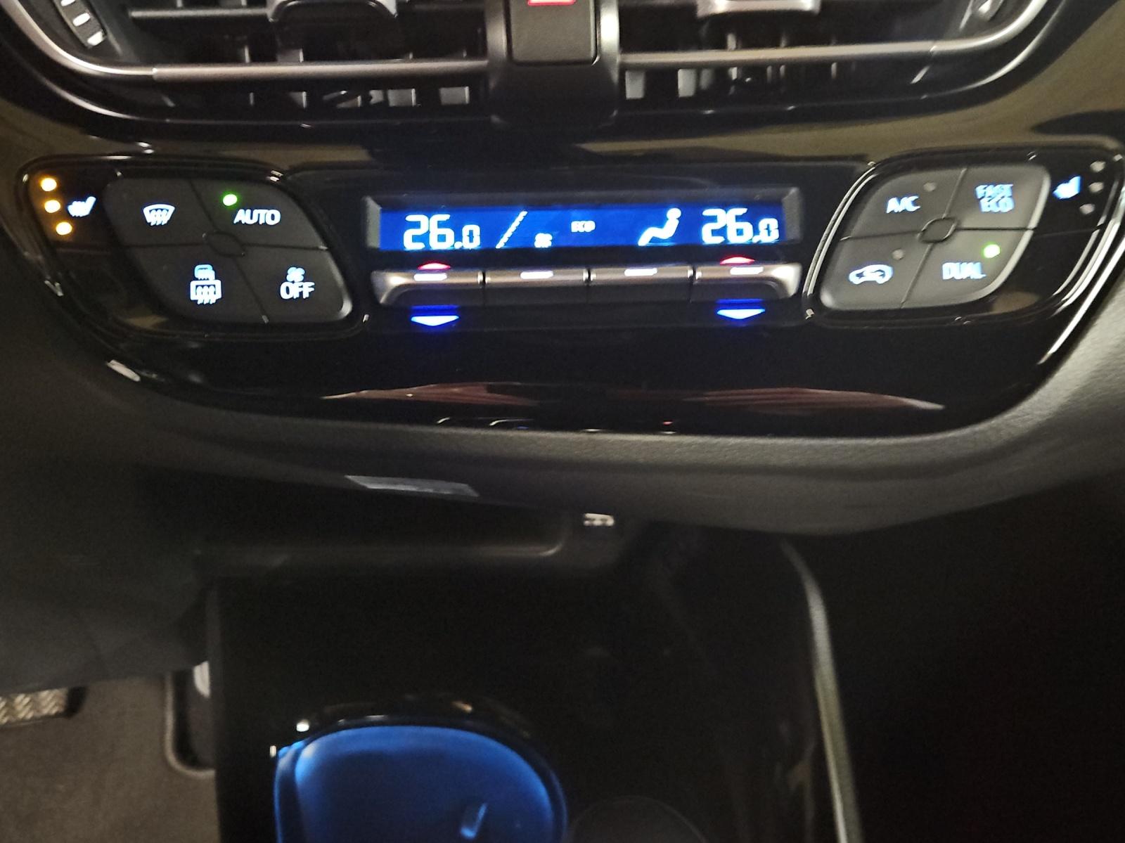 TOYOTA C-HR 2.0 VVTi HSD Move-image-18