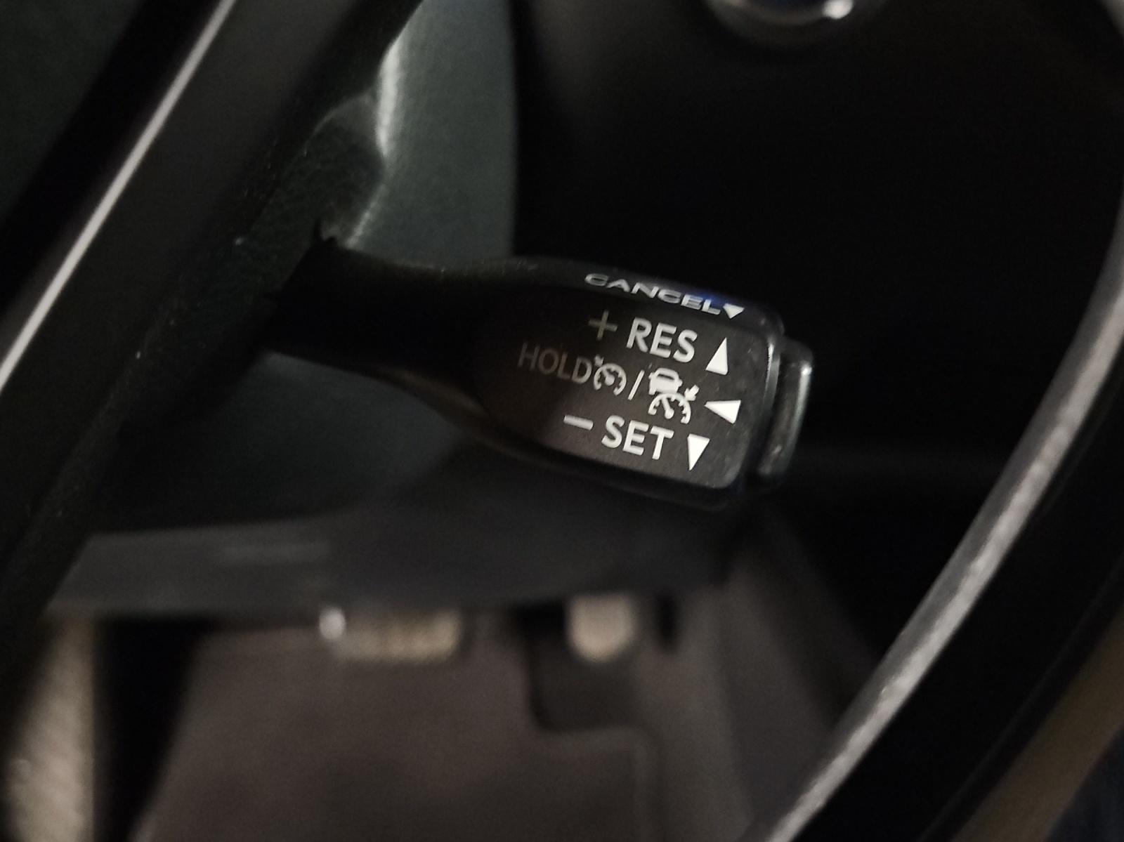 TOYOTA C-HR 2.0 VVTi HSD Move-image-12