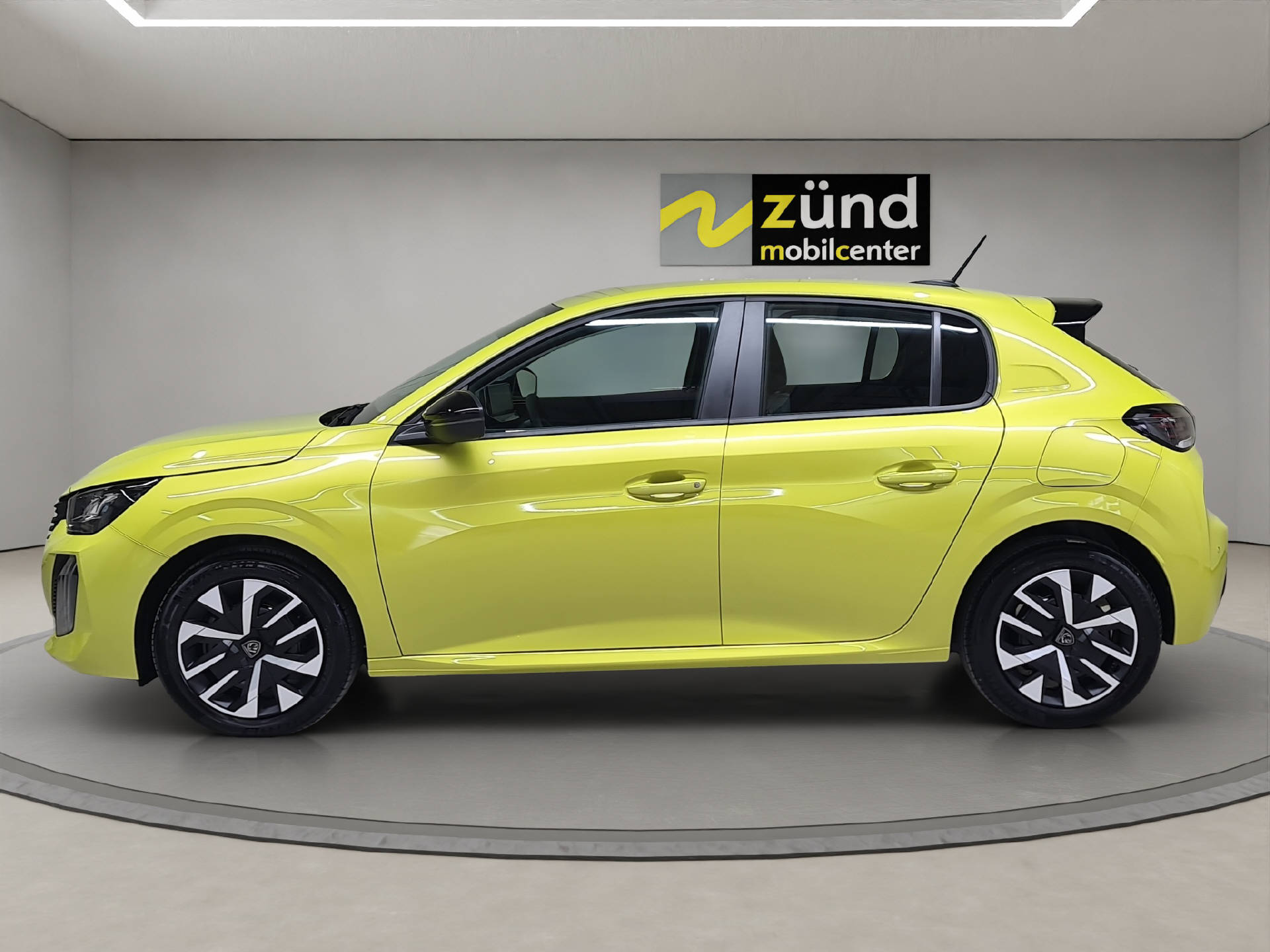 PEUGEOT 208 1.2 Hybrid 110 Style-image-1