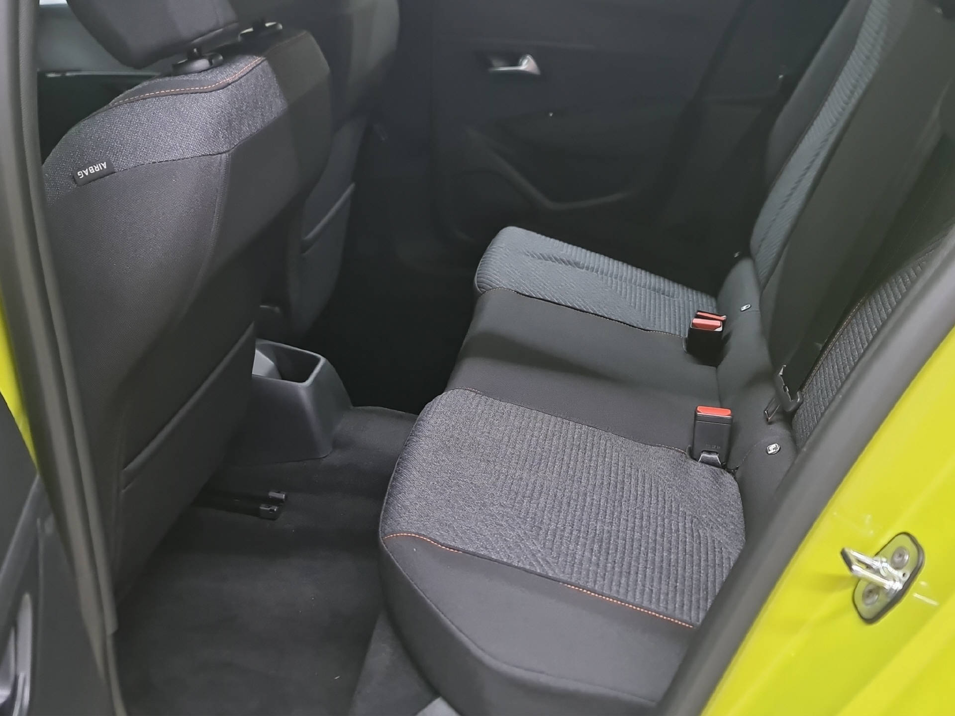 PEUGEOT 208 1.2 Hybrid 110 Style-image-8
