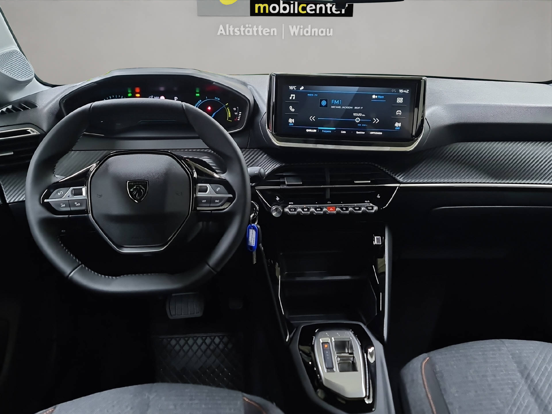 PEUGEOT 208 1.2 Hybrid 110 Style-image-6