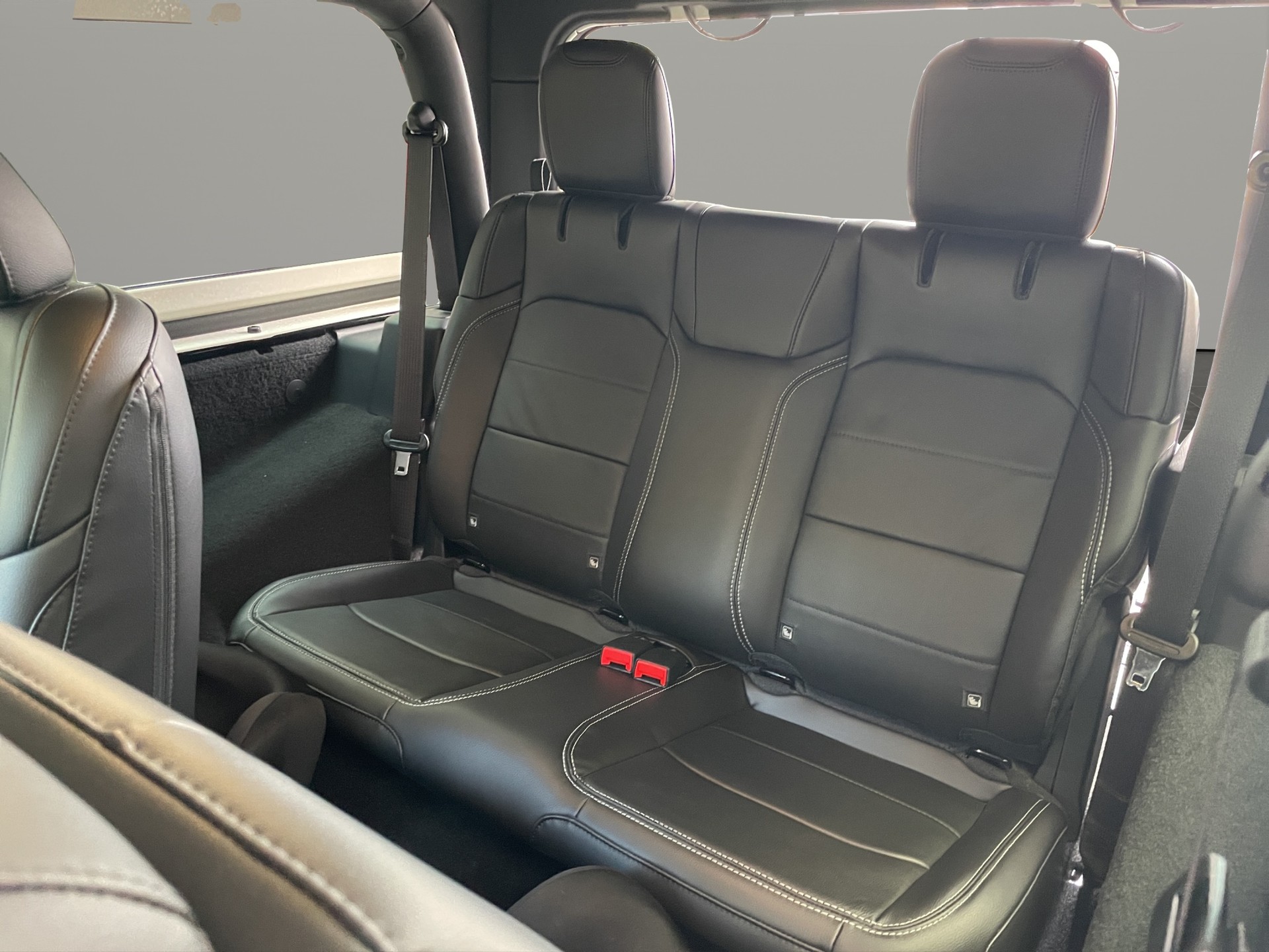 JEEP Wrangler 2.0 Sahara Automatic-image-9