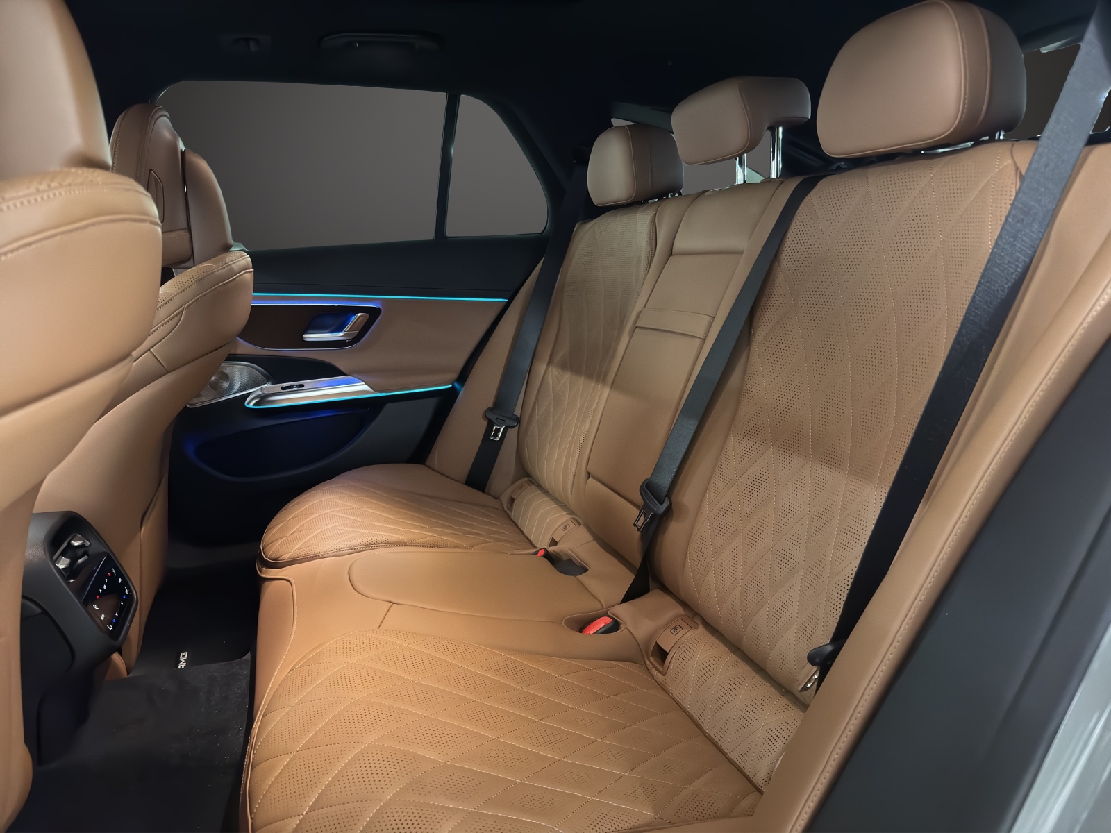 MERCEDES-BENZ E 450 d T 4Matic 9G-Tronic-image-14
