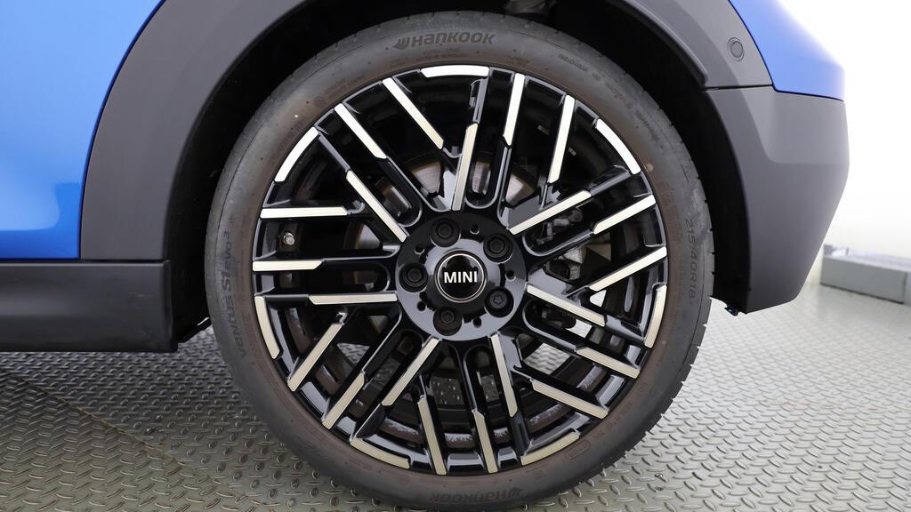 MINI Cooper S Cabrio-image-9