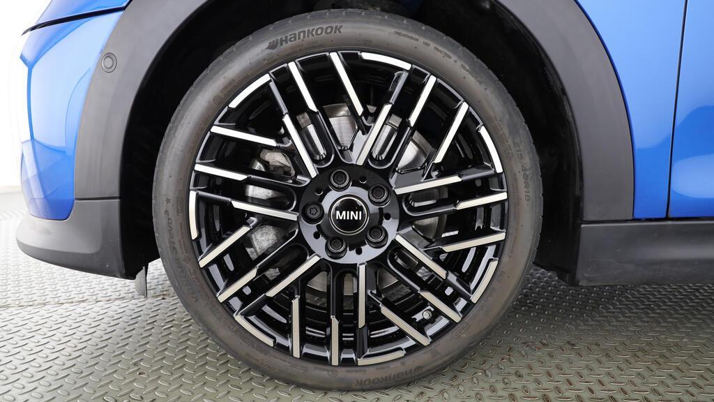 MINI Cooper S Cabrio-image-7