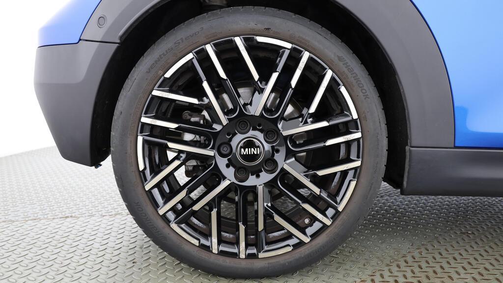 MINI Cooper S Cabrio-image-10
