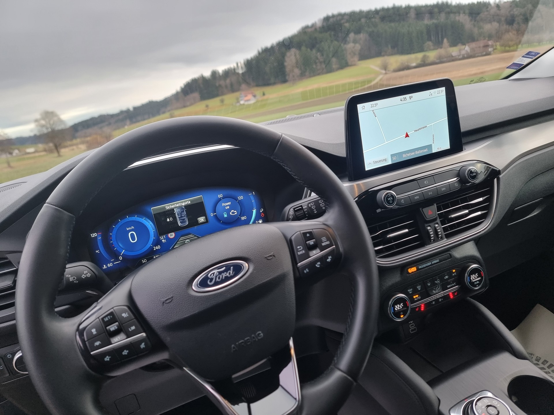 FORD Kuga 2.5 FHEV Titanium X 4WD-image-9