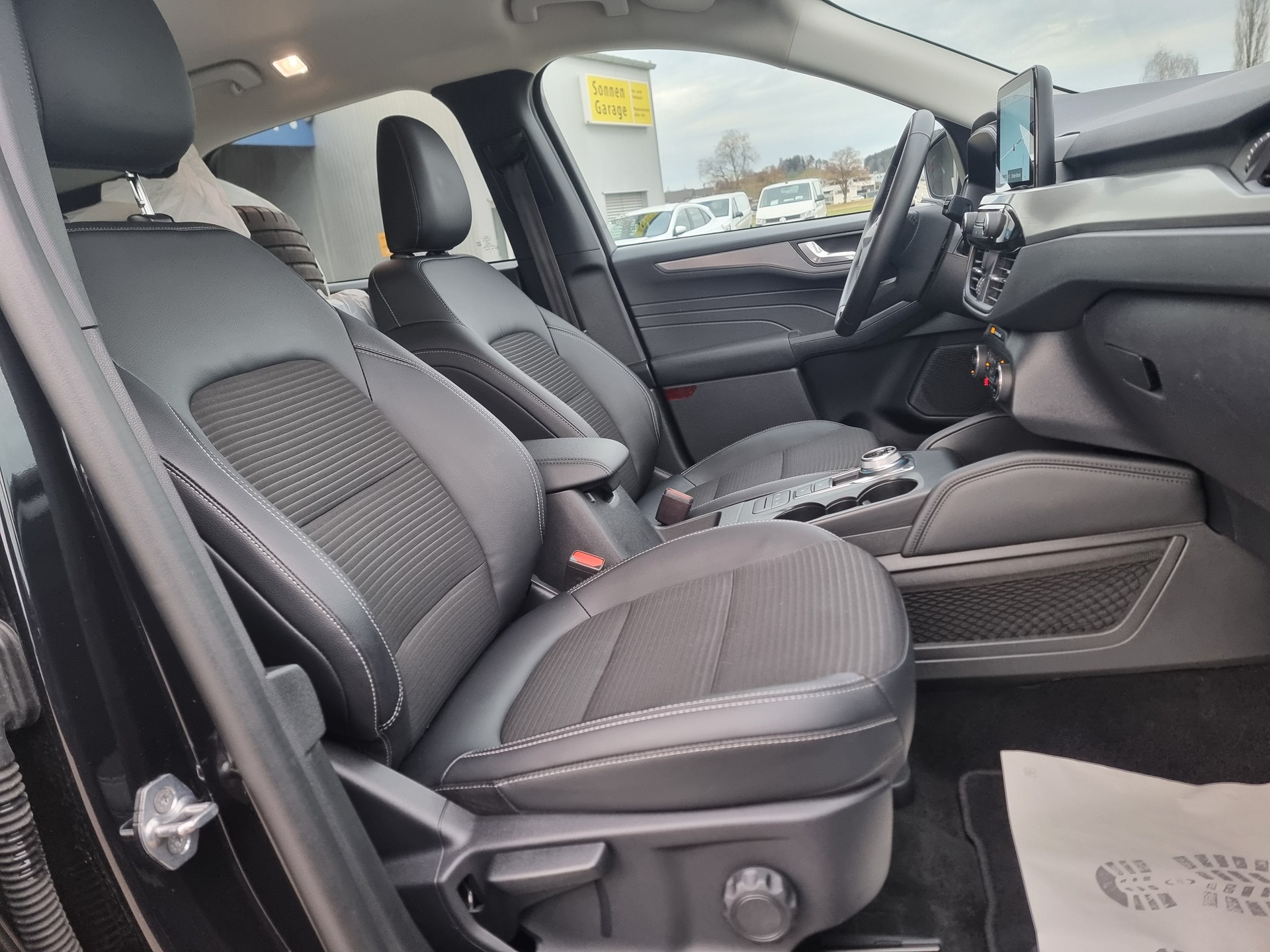 FORD Kuga 2.5 FHEV Titanium X 4WD-image-10