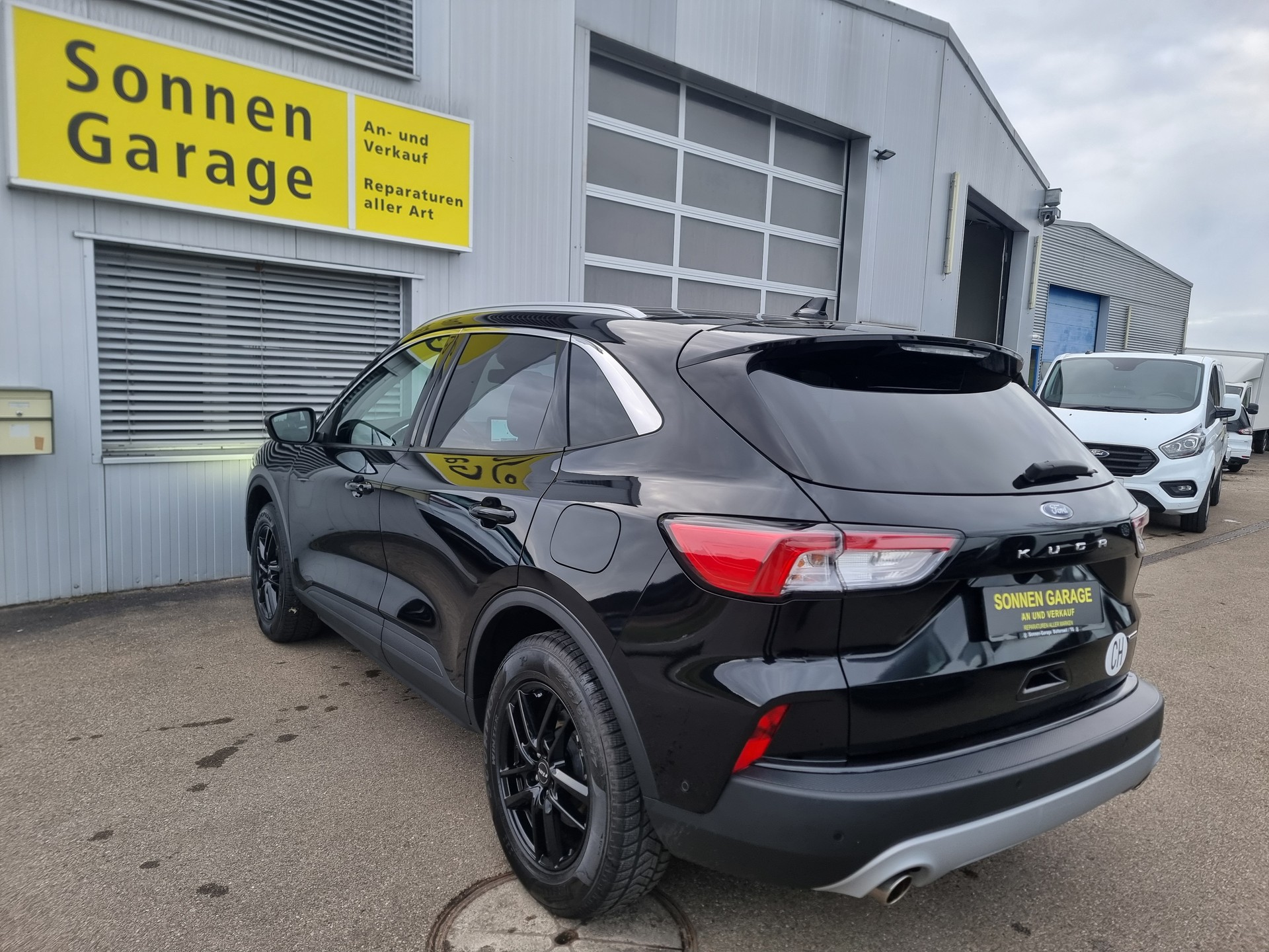 FORD Kuga 2.5 FHEV Titanium X 4WD-image-8