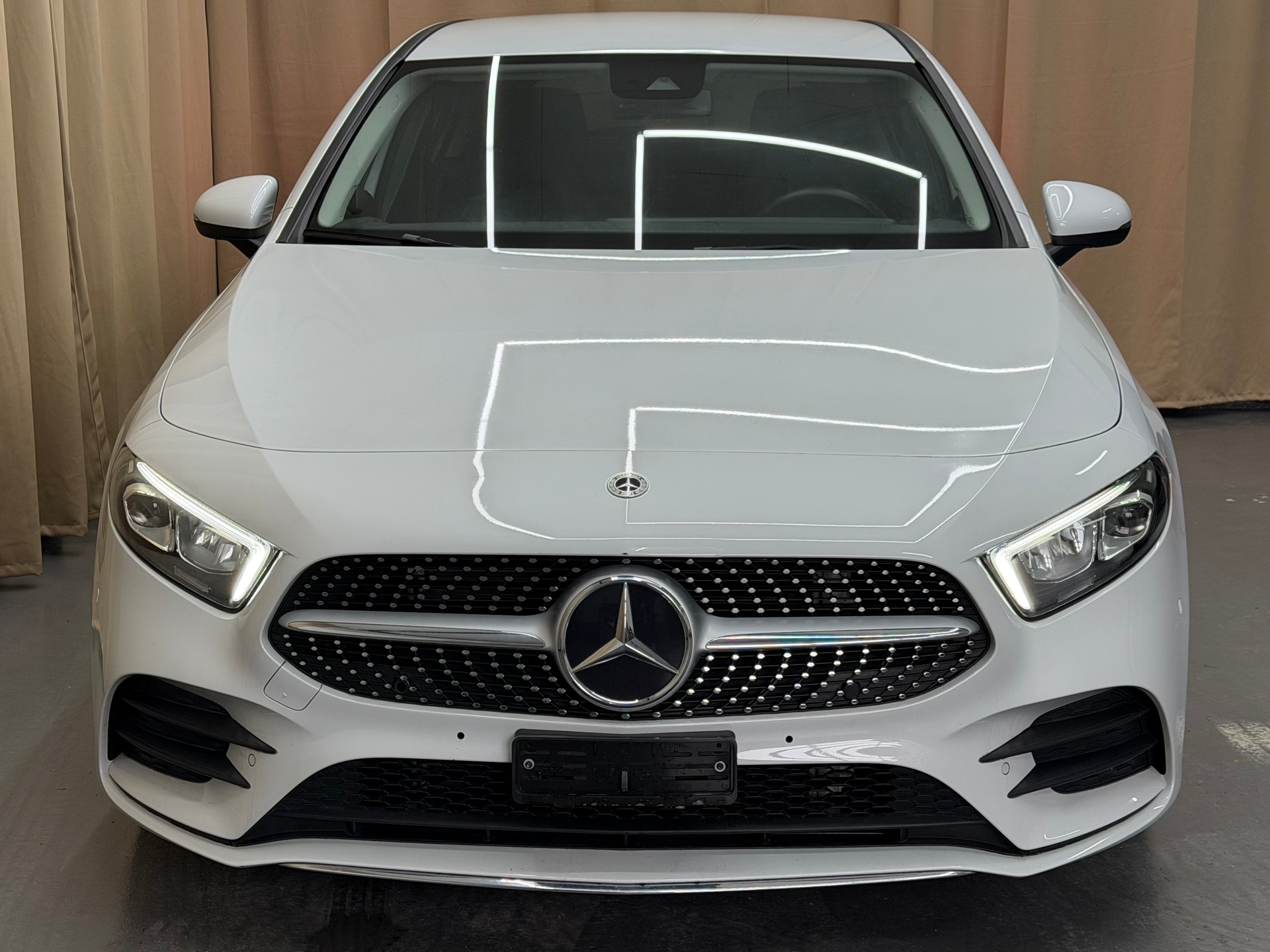MERCEDES-BENZ A 250 AMG Line 7G-DCT-image-2
