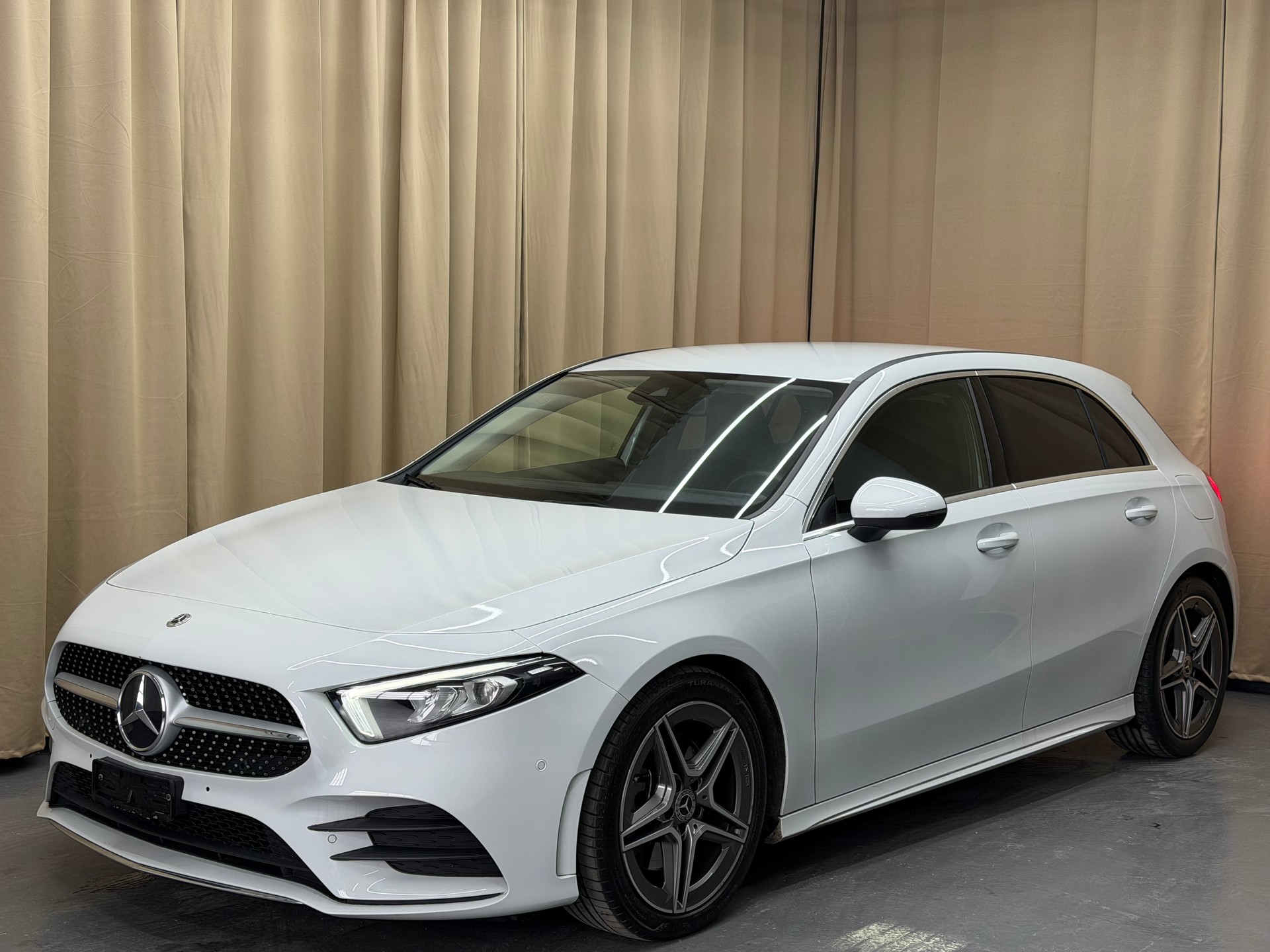 MERCEDES-BENZ A 250 AMG Line 7G-DCT-image-1