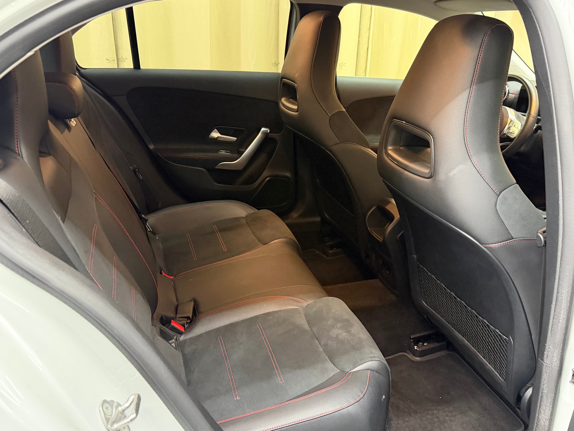 MERCEDES-BENZ A 250 AMG Line 7G-DCT-image-11