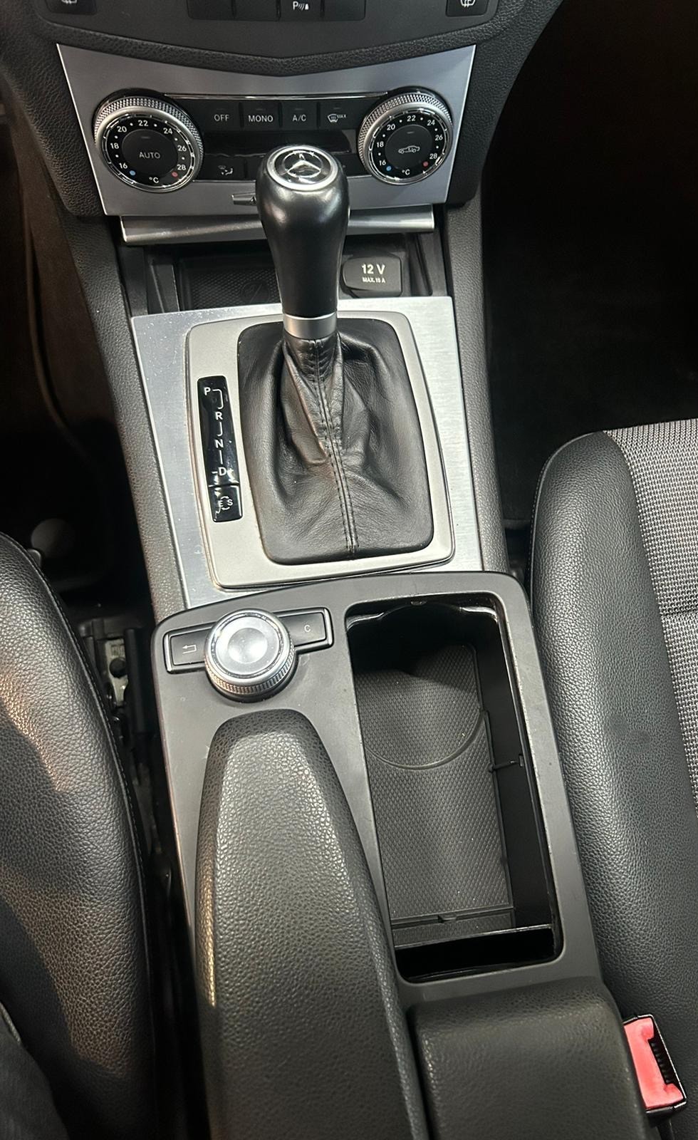 MERCEDES-BENZ C 180 CGI BlueEfficiency Avantgarde Automatic-image-16