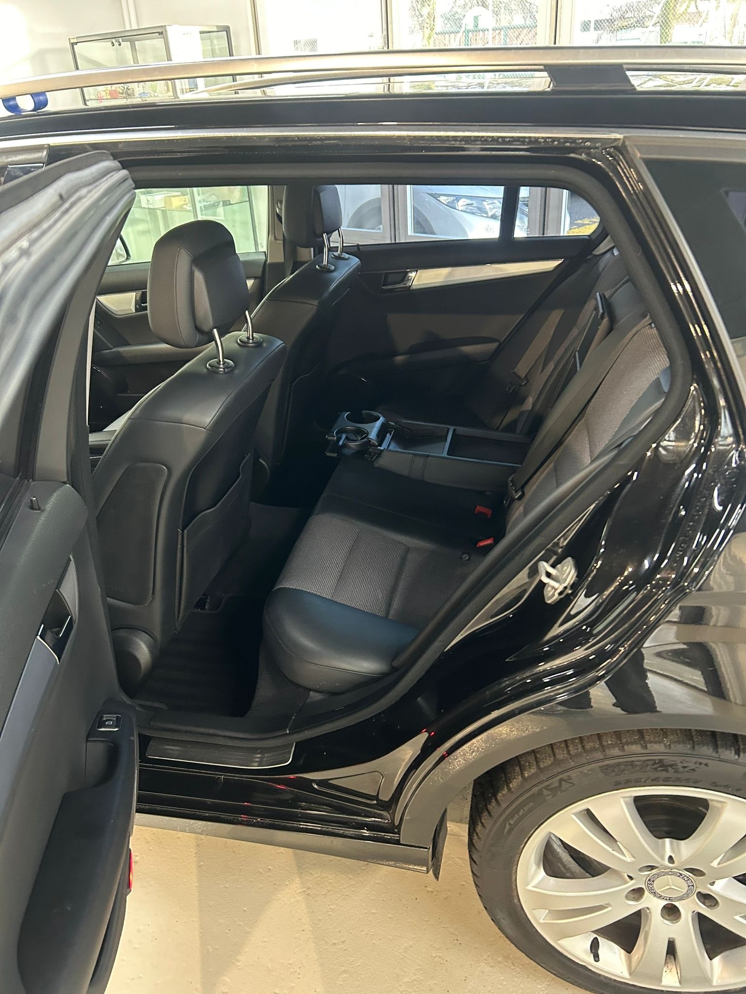 MERCEDES-BENZ C 180 CGI BlueEfficiency Avantgarde Automatic-image-20