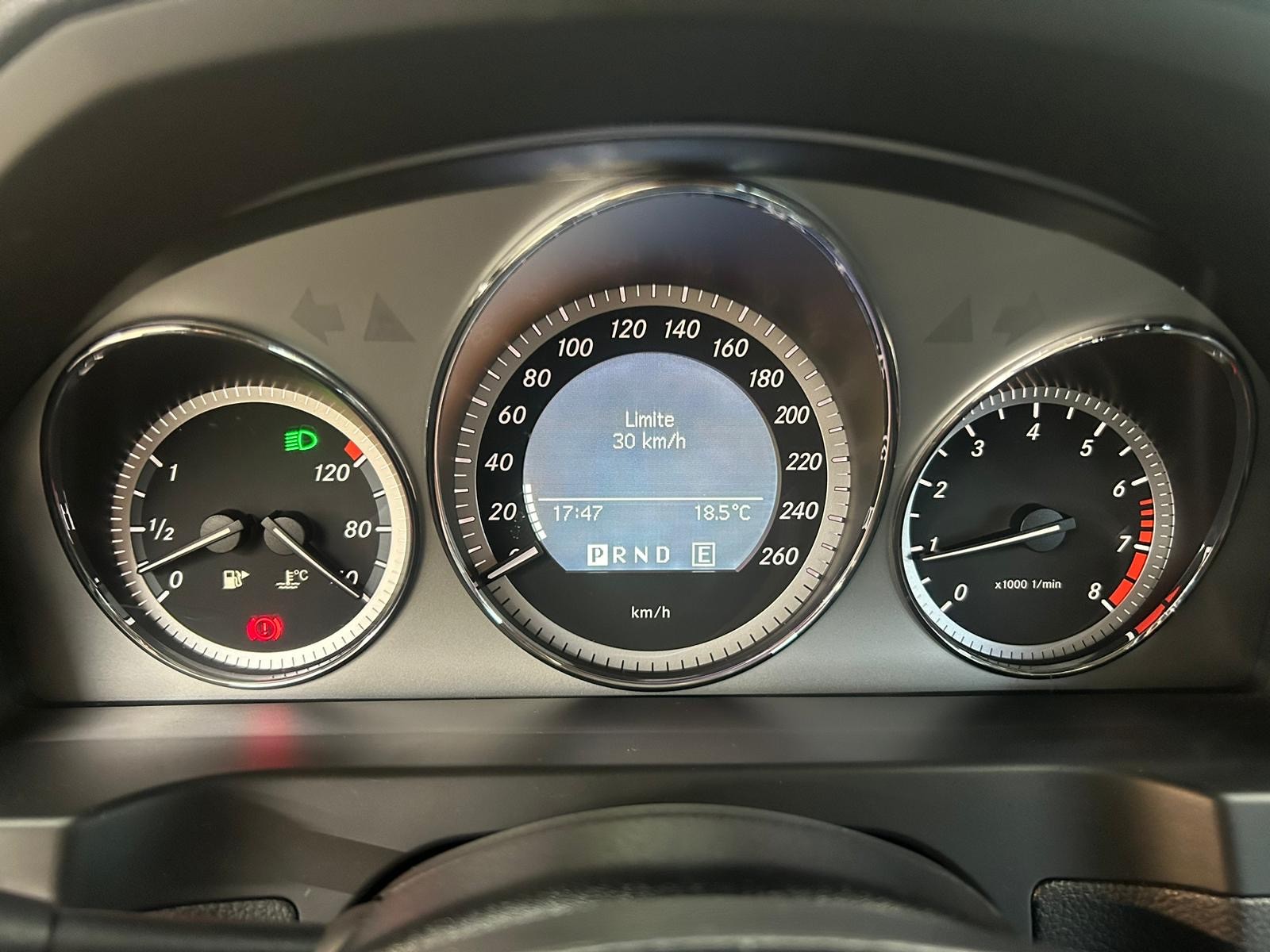 MERCEDES-BENZ C 180 CGI BlueEfficiency Avantgarde Automatic-image-15