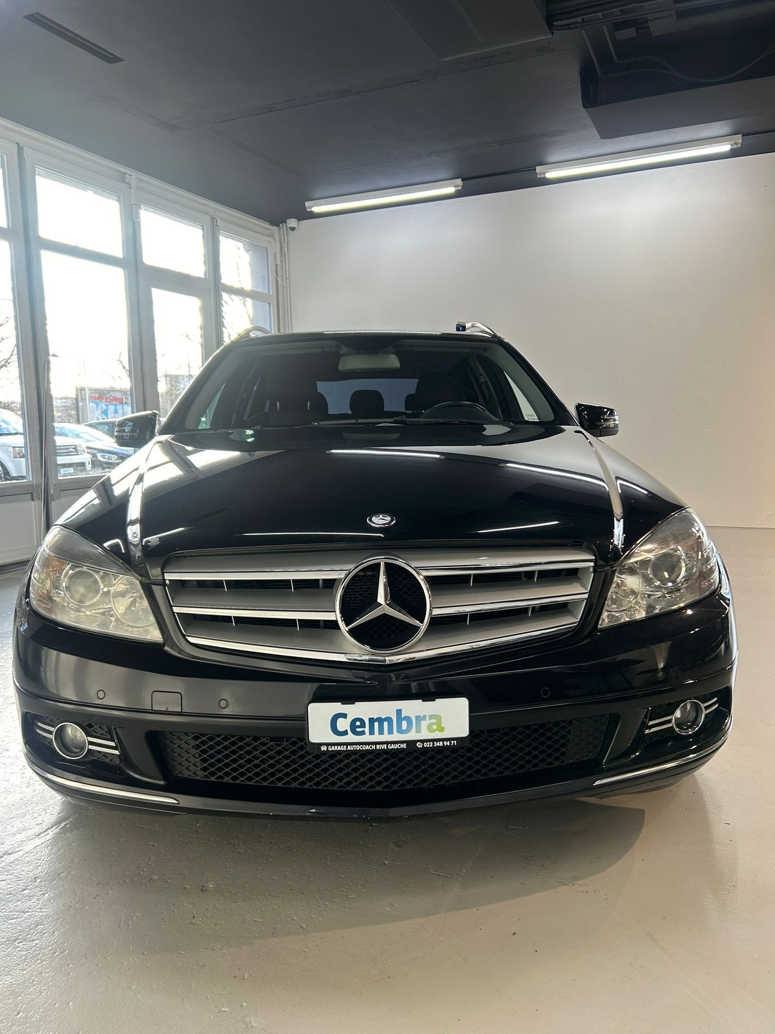 MERCEDES-BENZ C 180 CGI BlueEfficiency Avantgarde Automatic-image-3