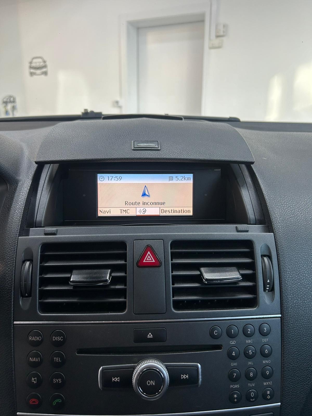 MERCEDES-BENZ C 180 CGI BlueEfficiency Avantgarde Automatic-image-18