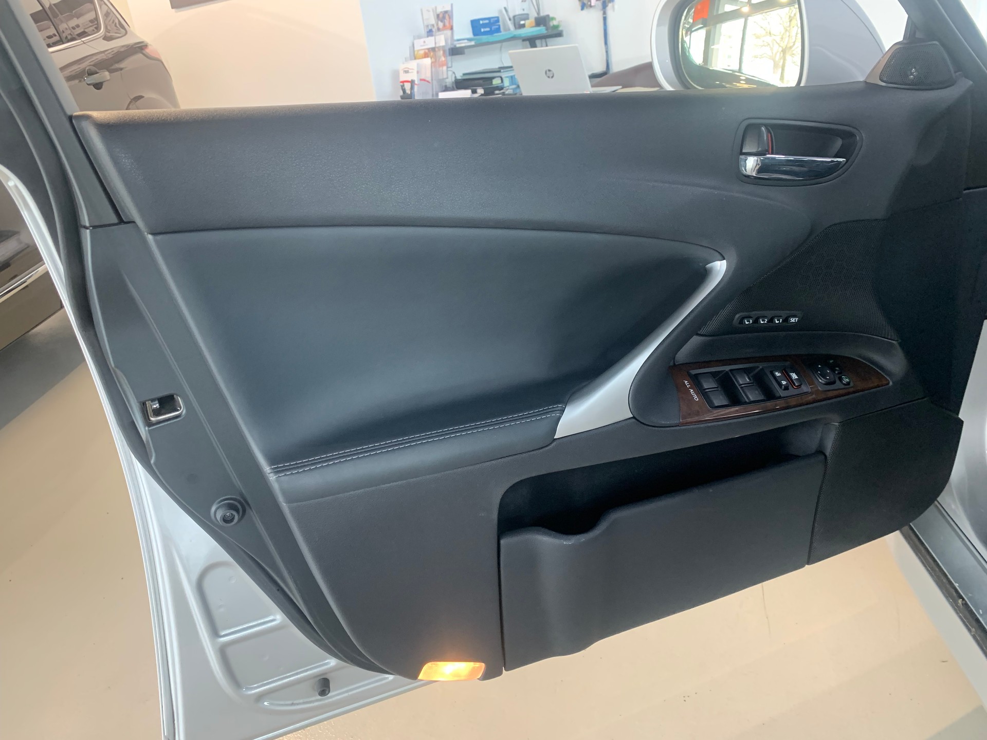 LEXUS IS 250 Executive Automatic-image-11