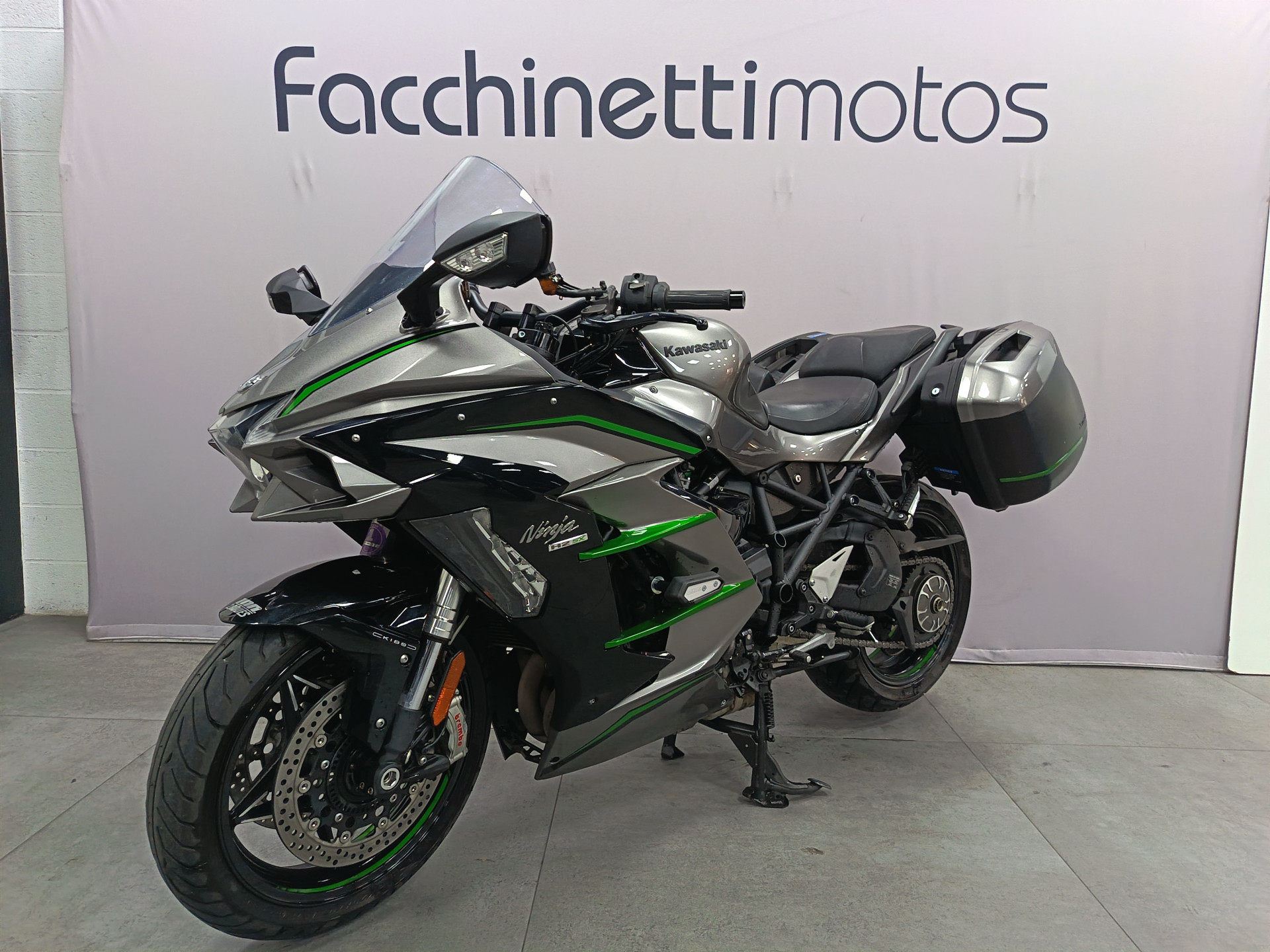 KAWASAKI Ninja H2 SX SE+ Performance Tourer-showroom-element-2