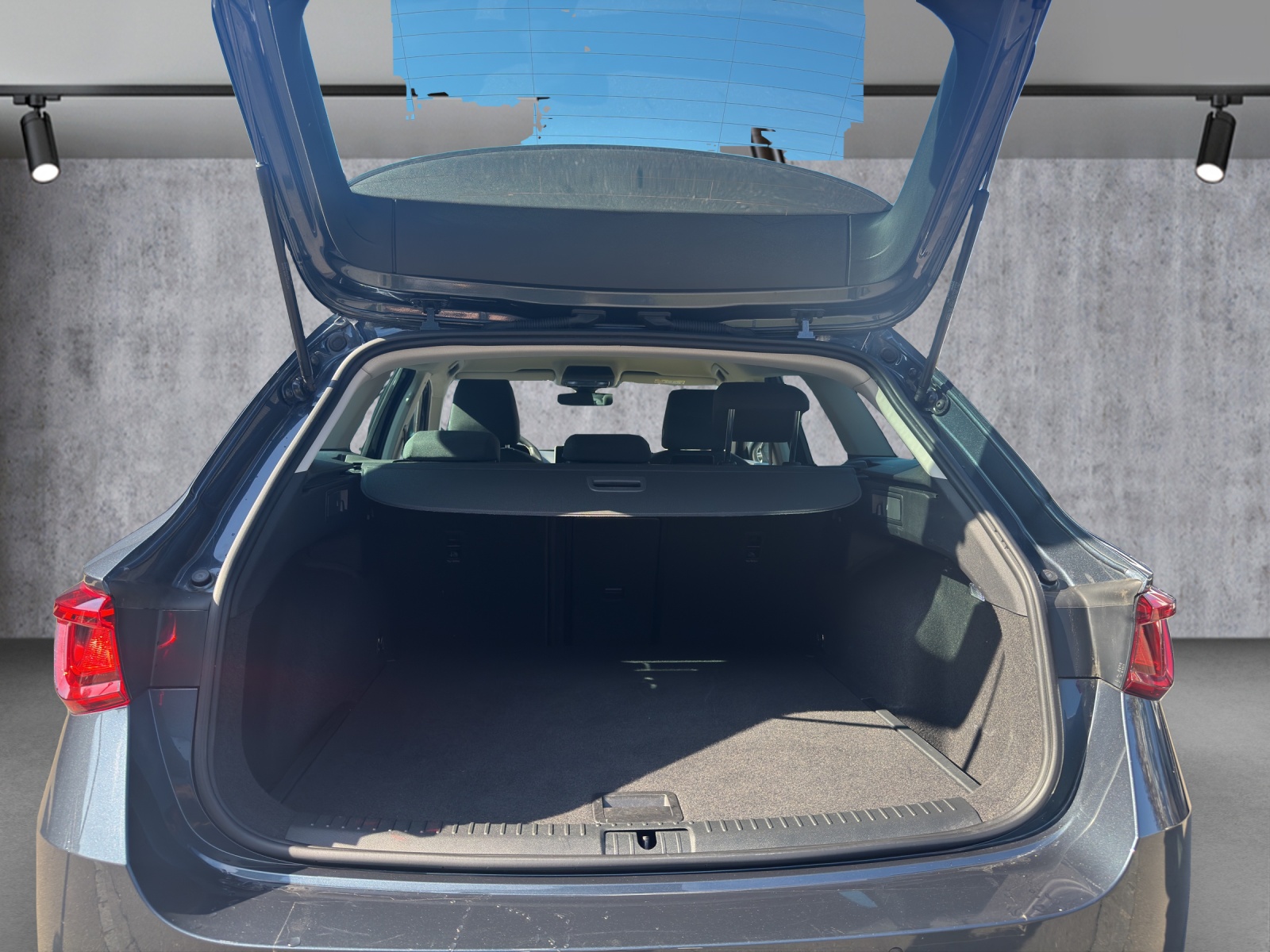 SEAT Leon ST 1.5 eTSI mHEV DSG Style-image-11