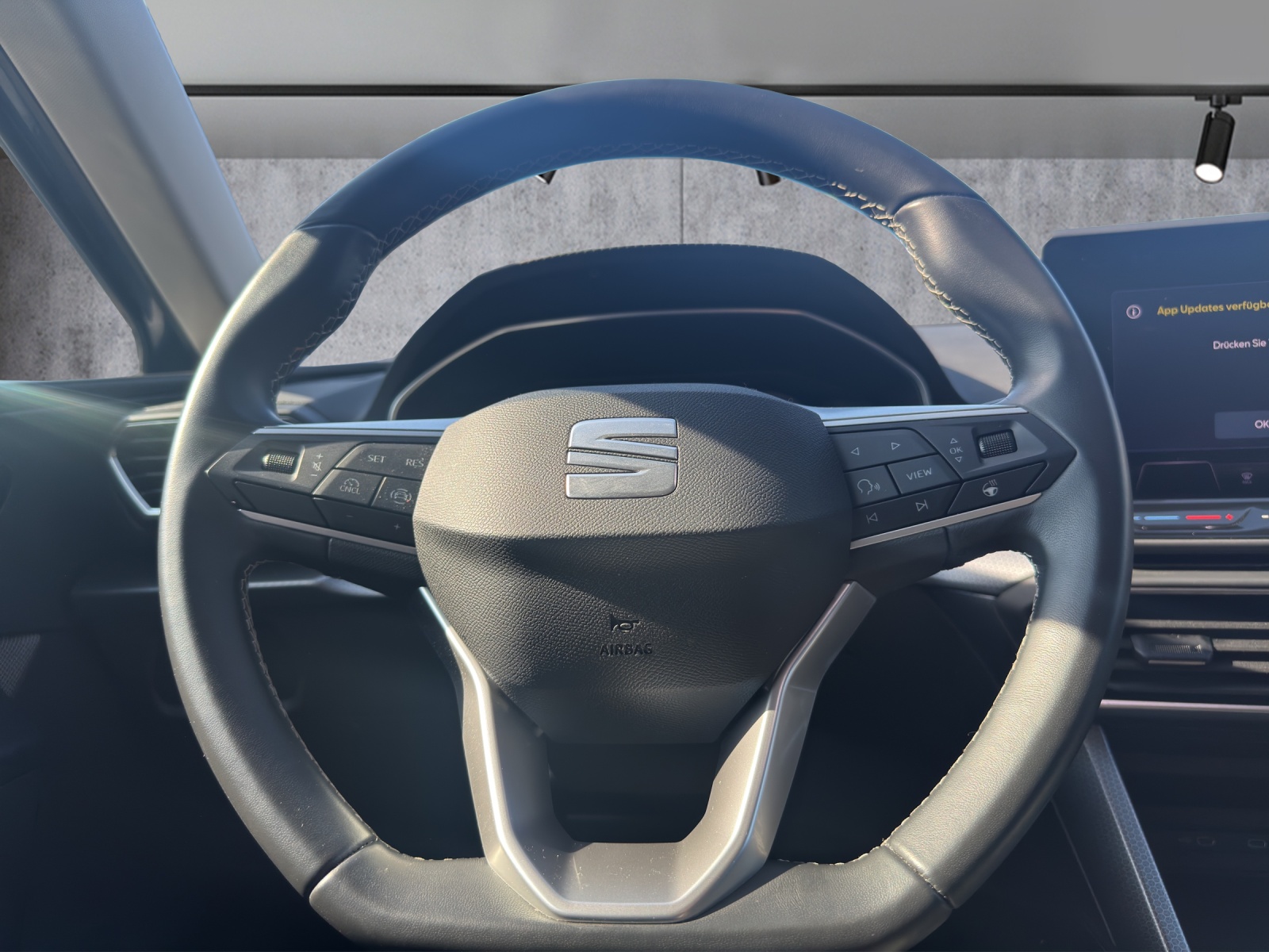 SEAT Leon ST 1.5 eTSI mHEV DSG Style-image-6