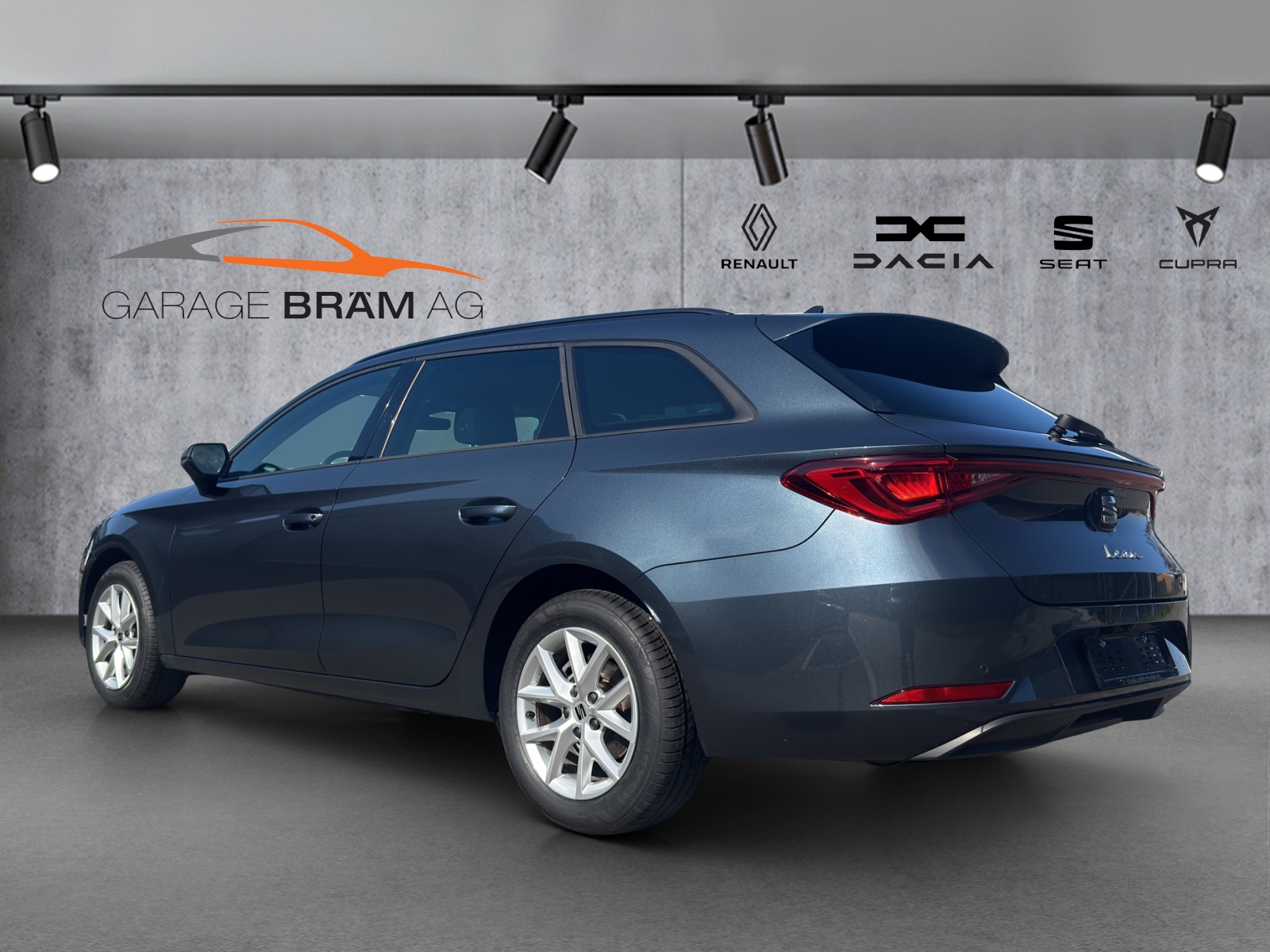 SEAT Leon ST 1.5 eTSI mHEV DSG Style-image-3