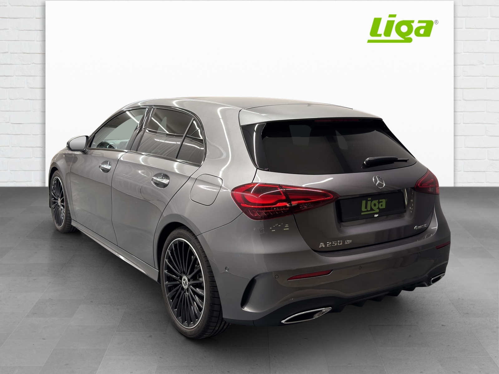 MERCEDES-BENZ A 250 AMG Line 4Matic-image-3