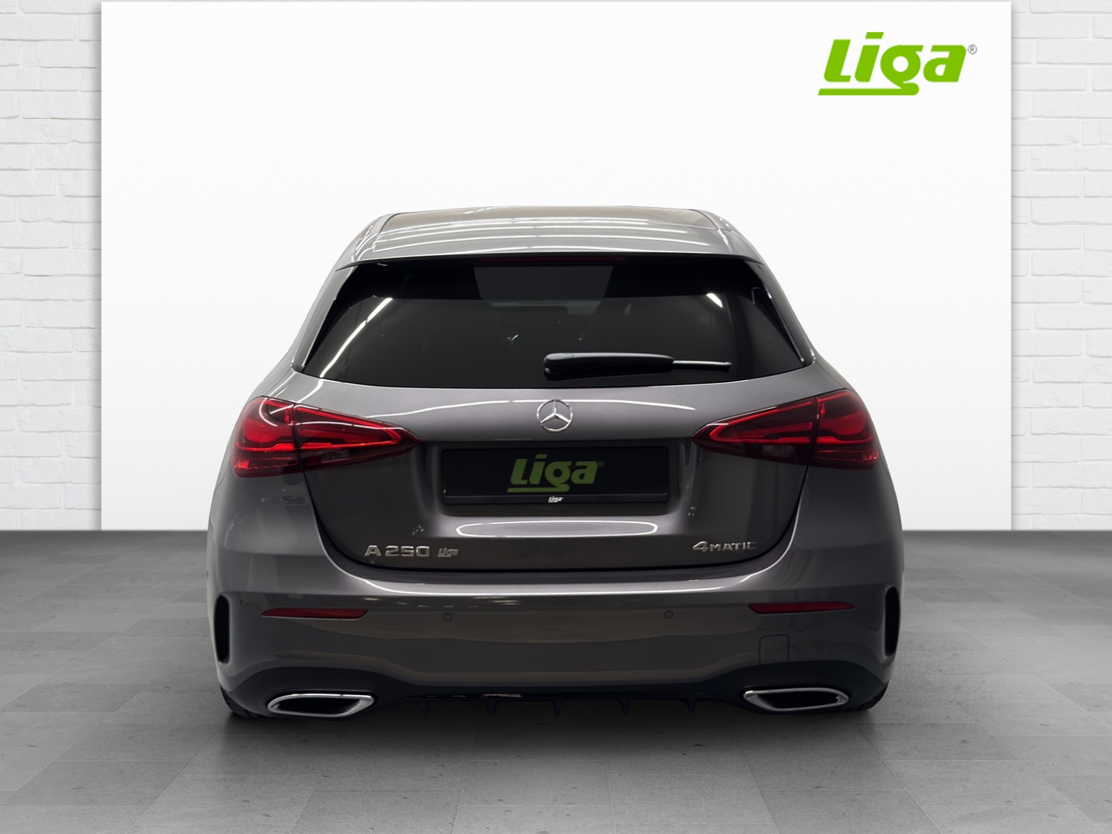MERCEDES-BENZ A 250 AMG Line 4Matic-image-4