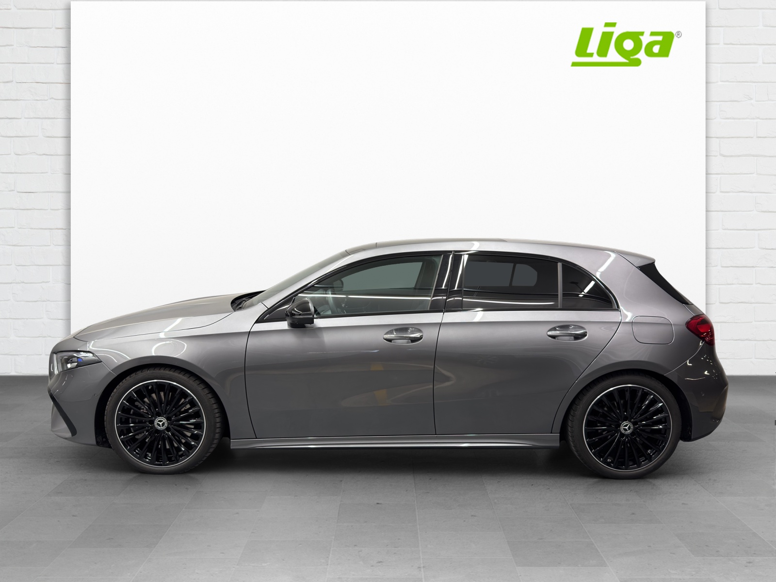 MERCEDES-BENZ A 250 AMG Line 4Matic
