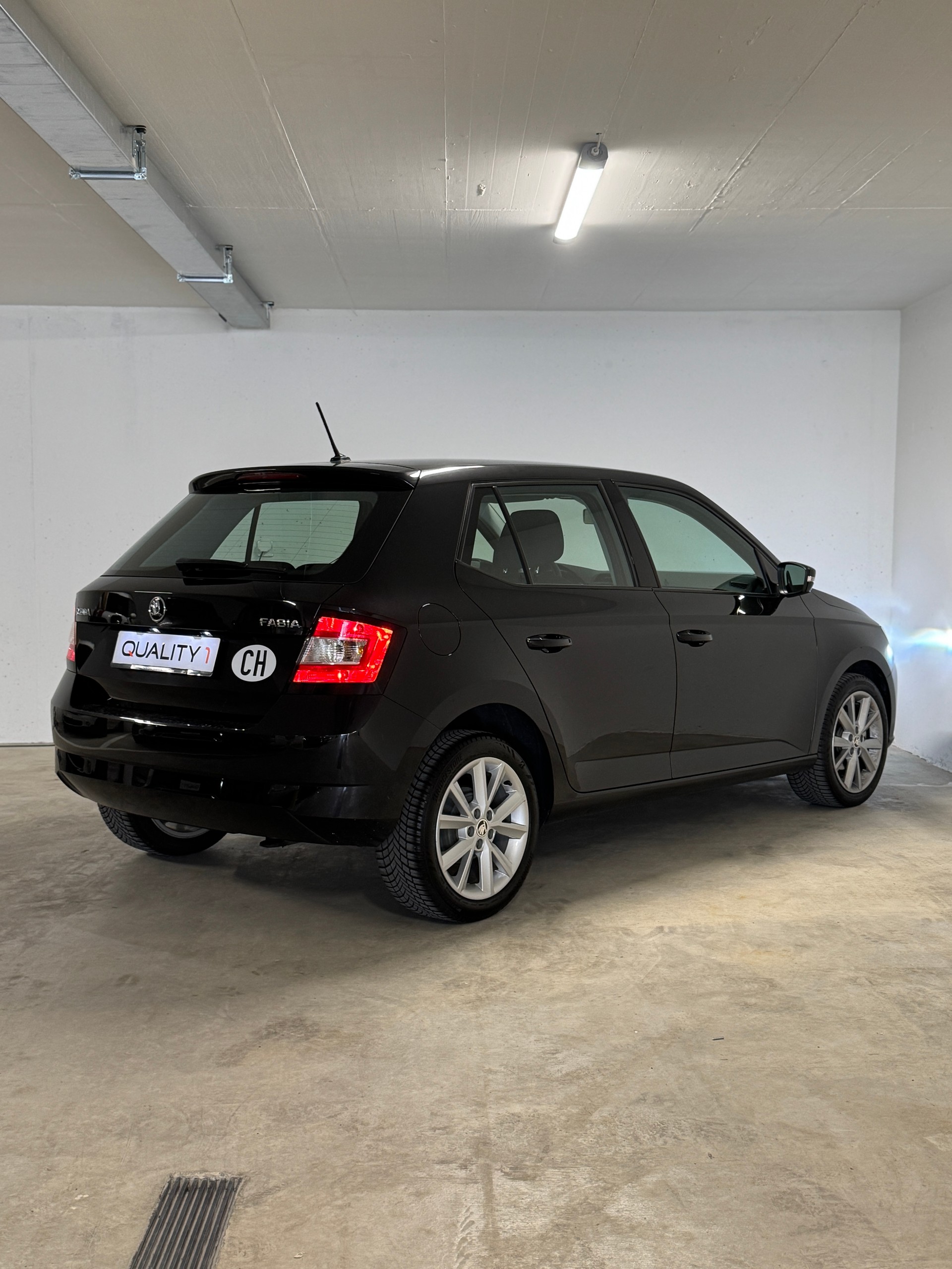 SKODA Fabia 1.0 MPI Ambition-image-3