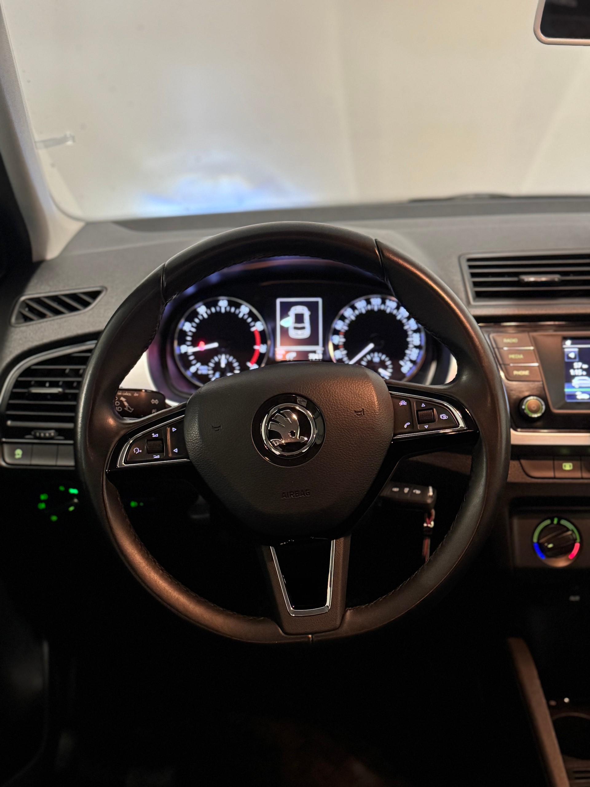 SKODA Fabia 1.0 MPI Ambition-image-10