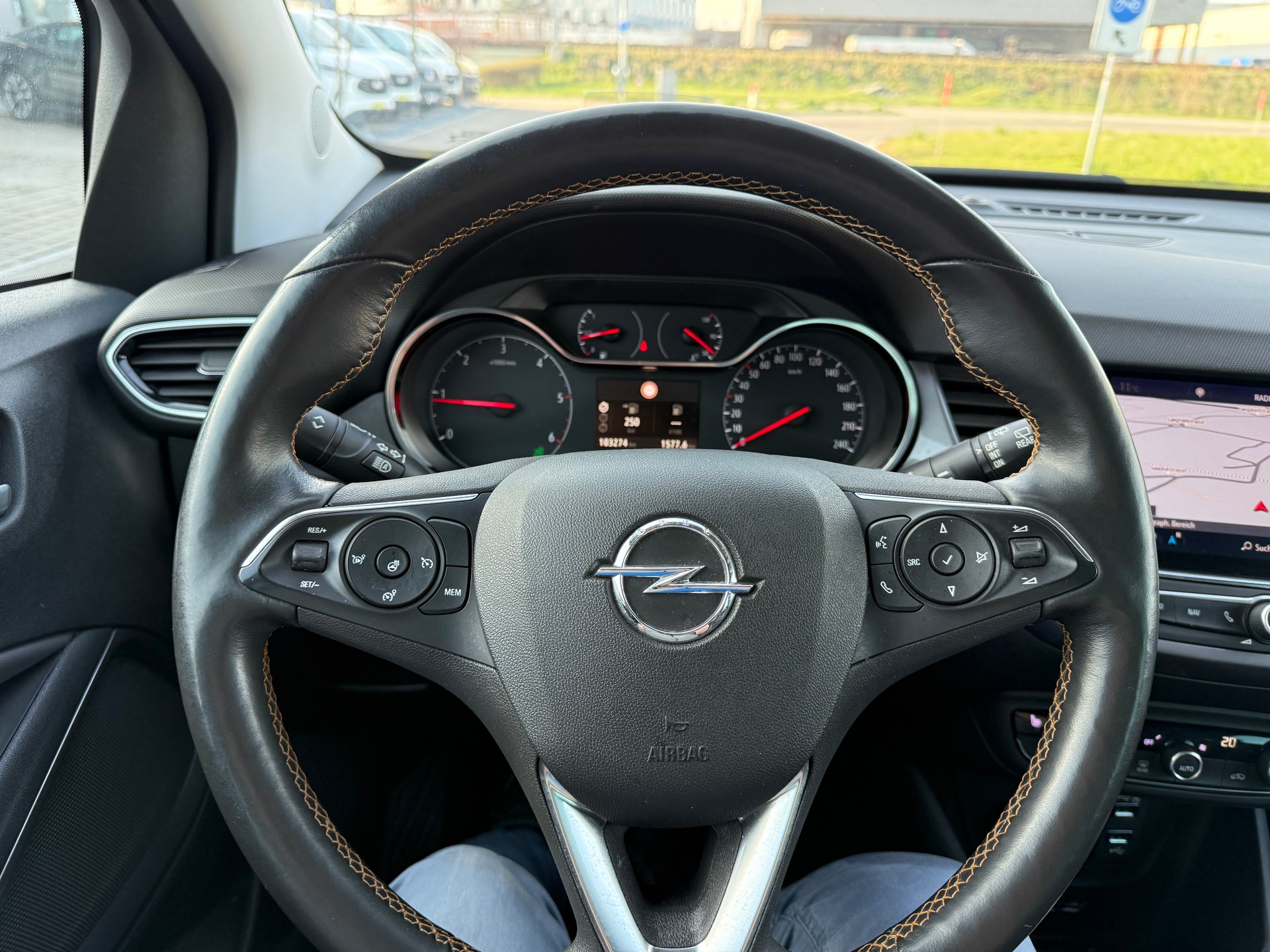 OPEL Crossland X 1.6 CDTi Ultimate-image-11