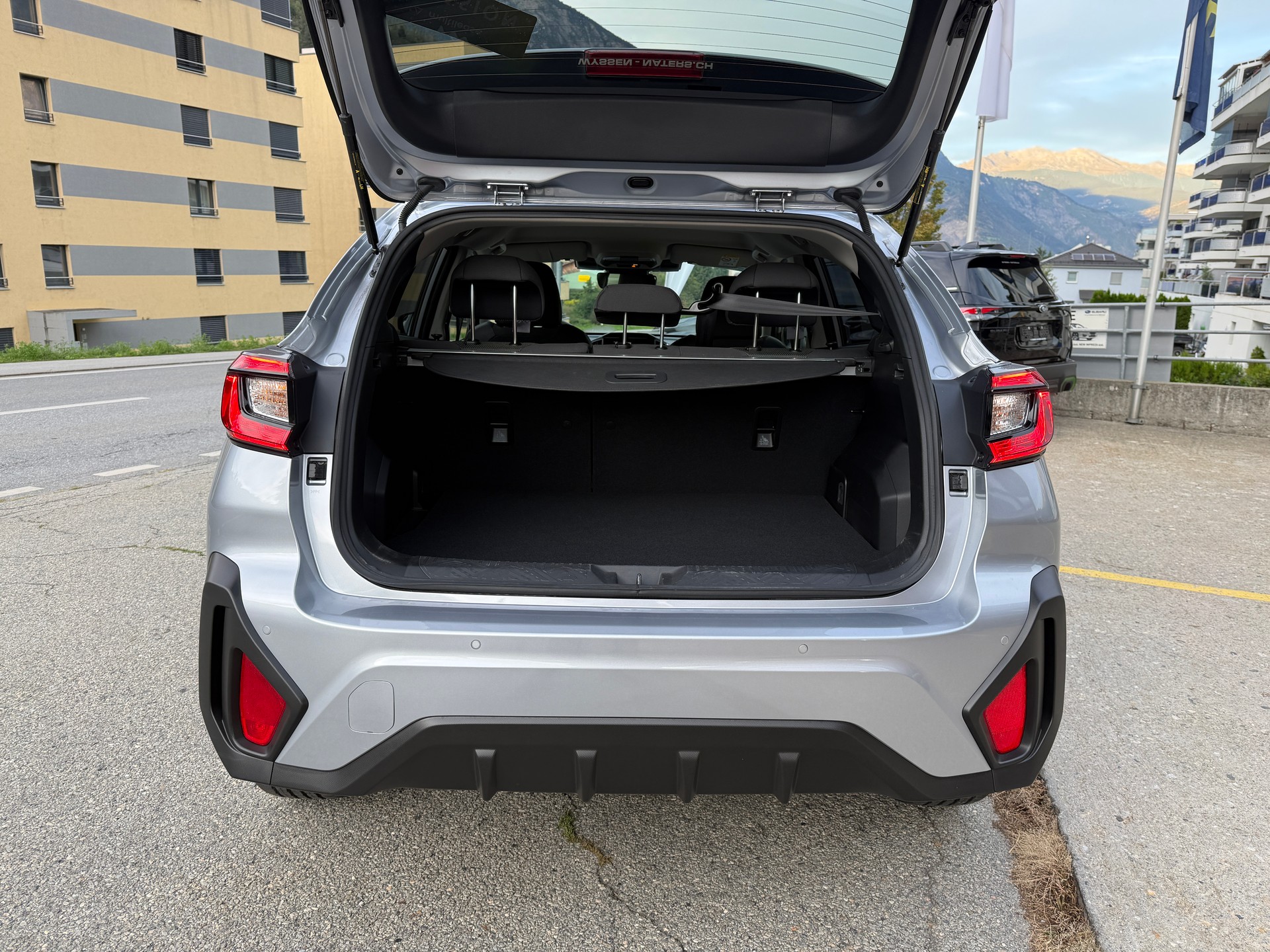 SUBARU Crosstrek 2.0i e-Boxer Swiss Plus-image-4