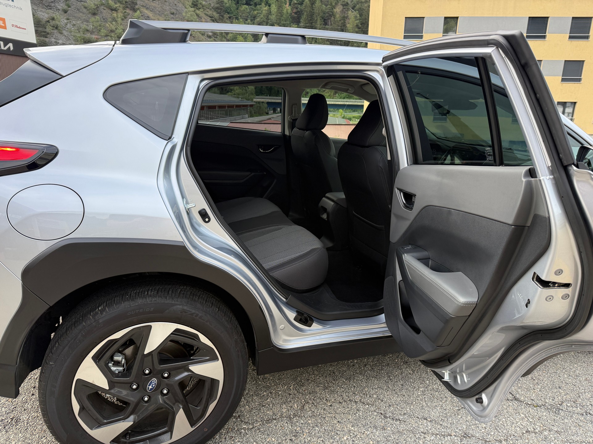 SUBARU Crosstrek 2.0i e-Boxer Swiss Plus-image-13