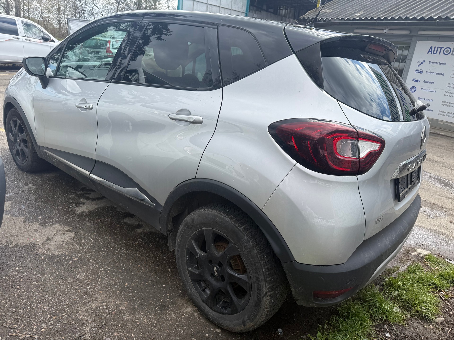 RENAULT Captur 1.2 T 16V Intens-image-6