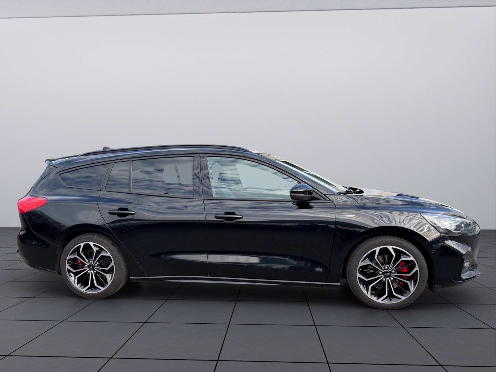 FORD Focus Station Wagon 1.0i EcoB 125 ST-Line X-image-3