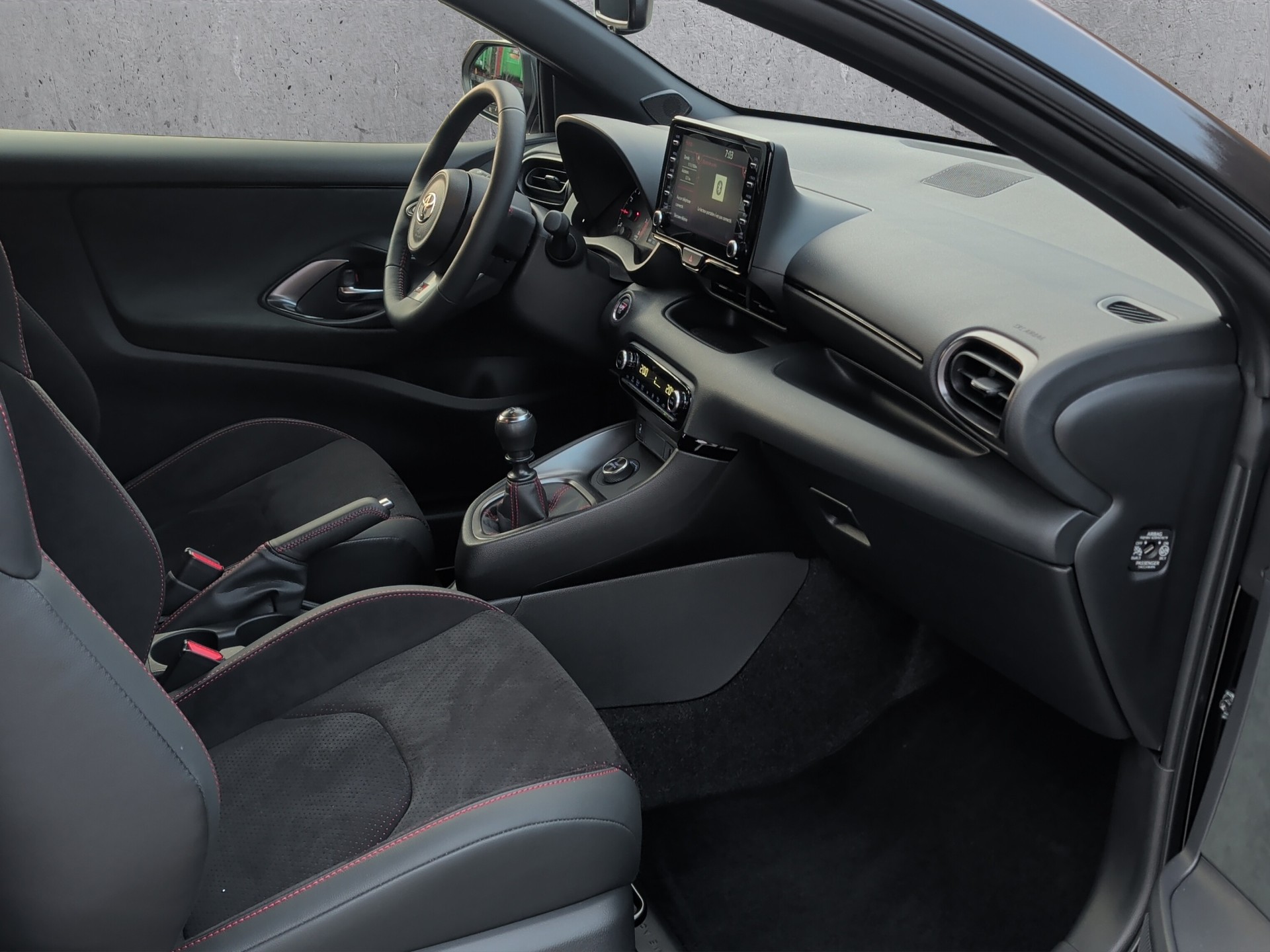 TOYOTA Yaris 1.6 GR Sport-image-10
