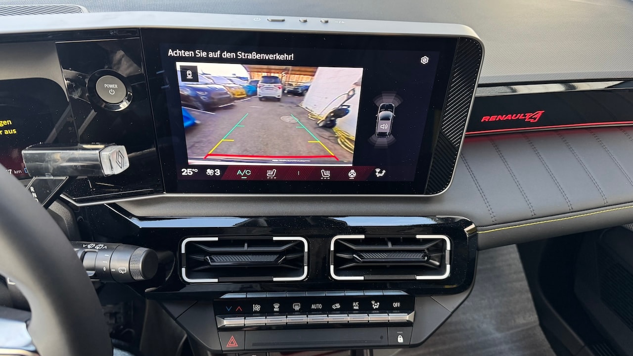 RENAULT R4 E-Tech Comfort Range 52 kWh Iconic-image-22