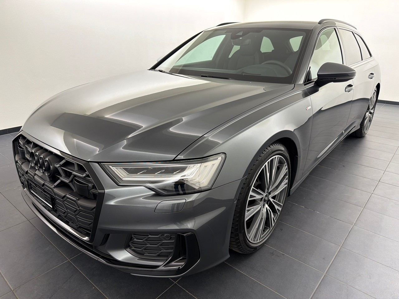 AUDI A6 Avant 55TFSI S line qu-image-0