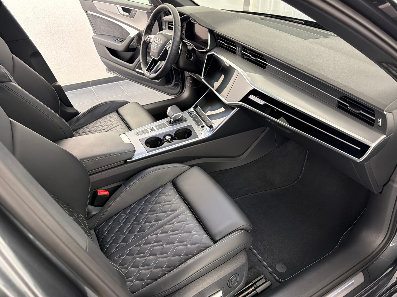 AUDI A6 Avant 55TFSI S line qu-image-8