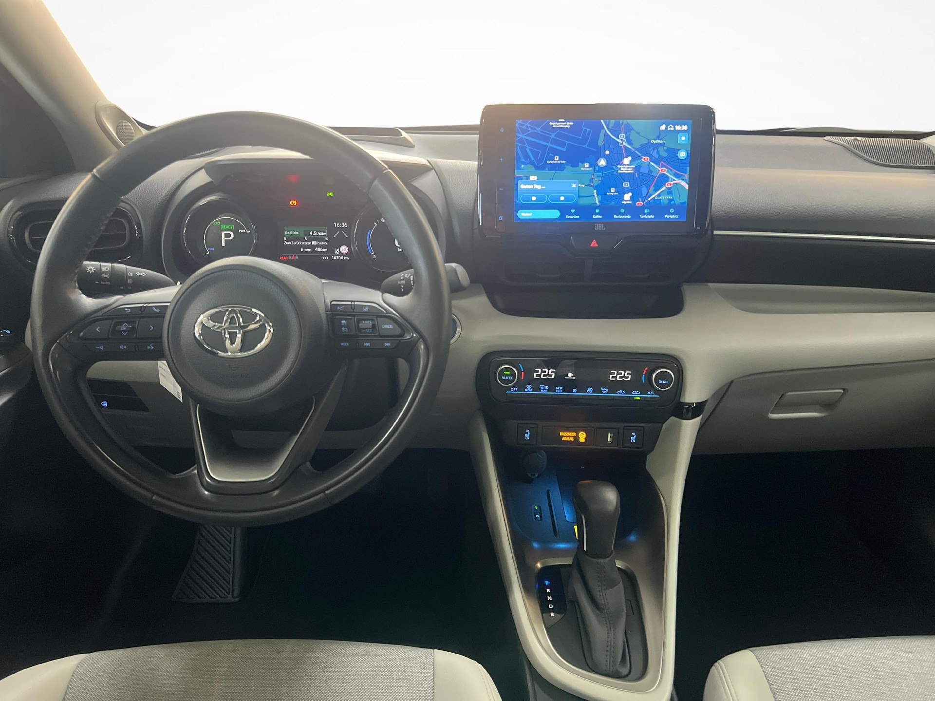 TOYOTA Yaris 1.5 VVT-i HSD Premium-image-8