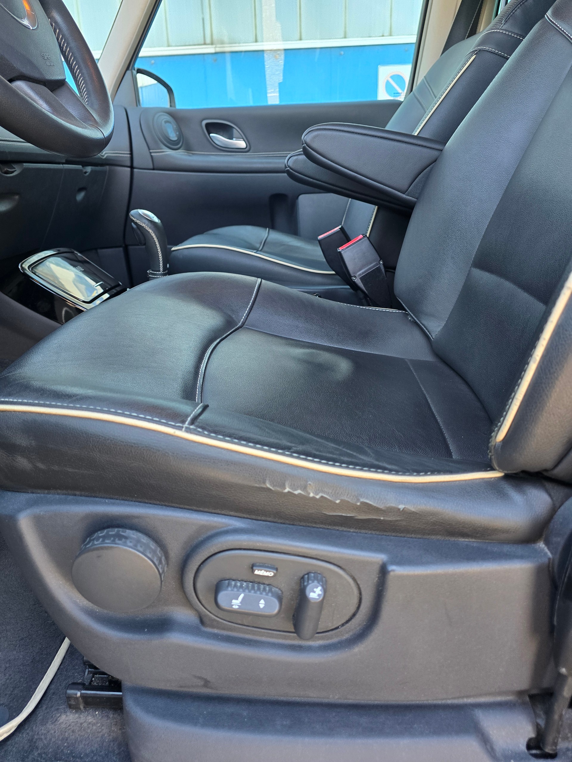 RENAULT Espace 2.0 dCi Intens EDC-image-15