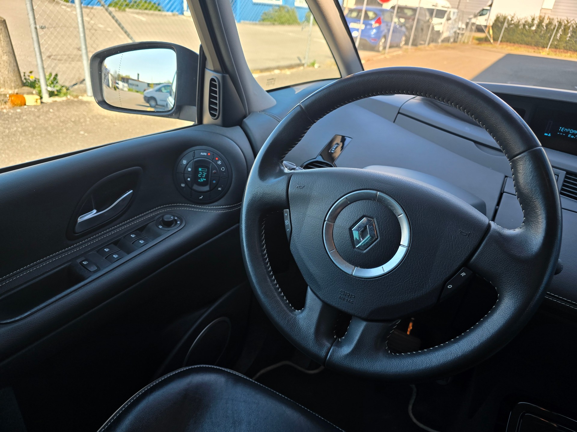 RENAULT Espace 2.0 dCi Intens EDC-image-21