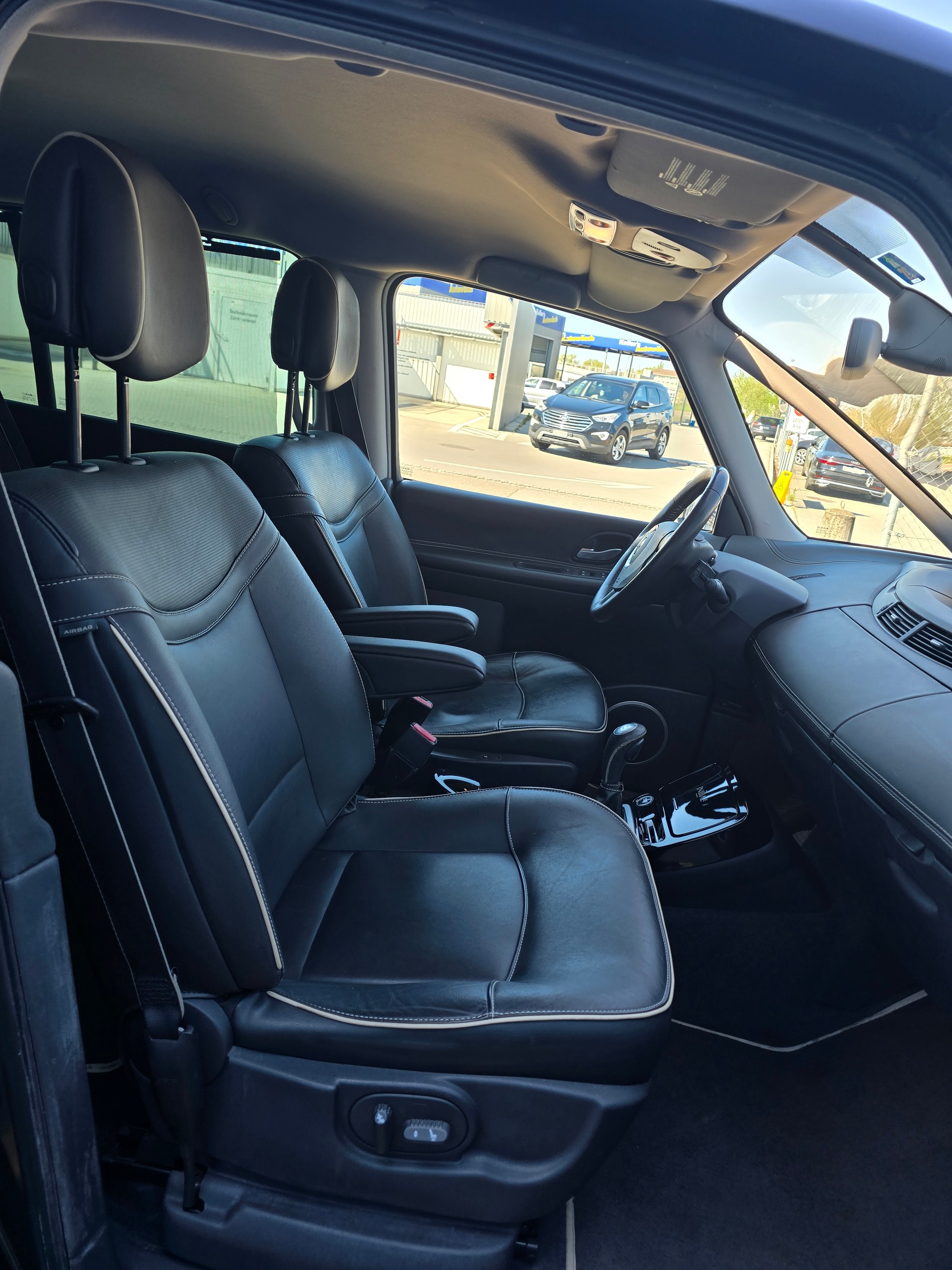 RENAULT Espace 2.0 dCi Intens EDC-image-10