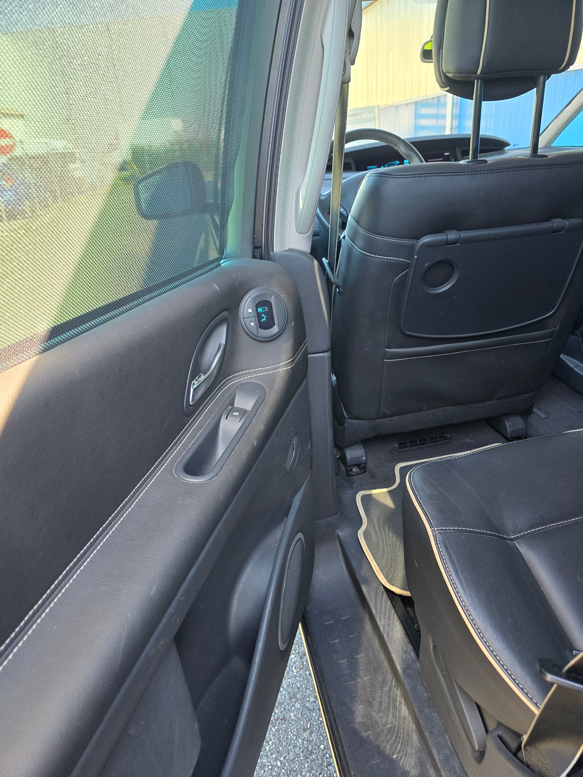 RENAULT Espace 2.0 dCi Intens EDC-image-18