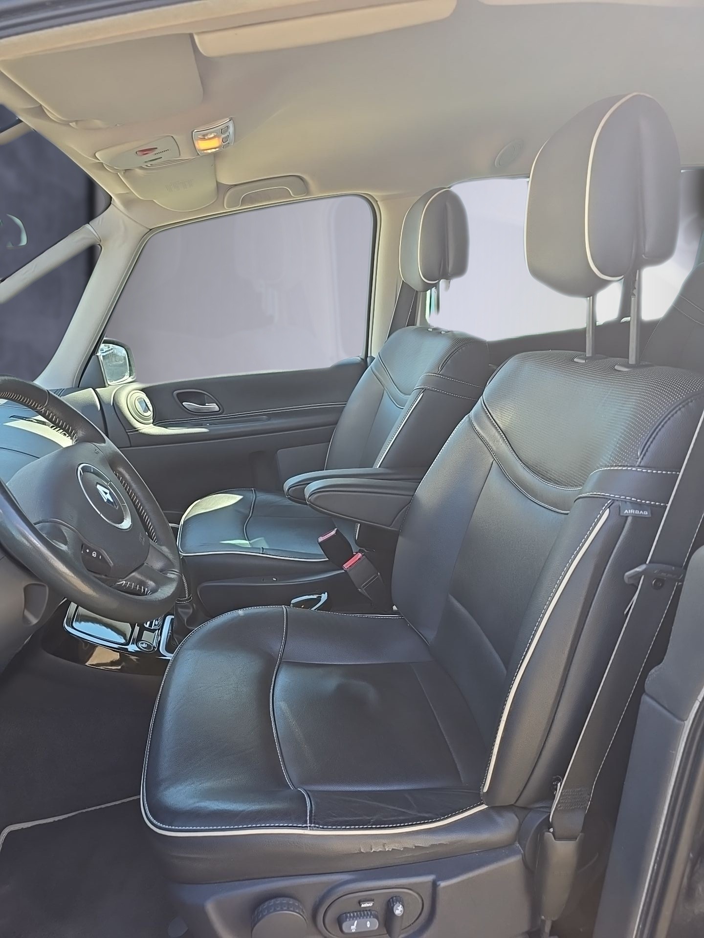 RENAULT Espace 2.0 dCi Intens EDC-image-12